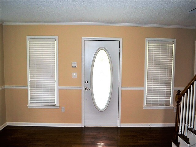 Building Photo - 2 Bethel Oaks Ct