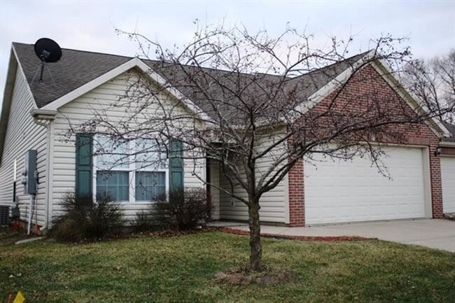 Building Photo - CUTE 3 BEDROOM IN COLONY PINES