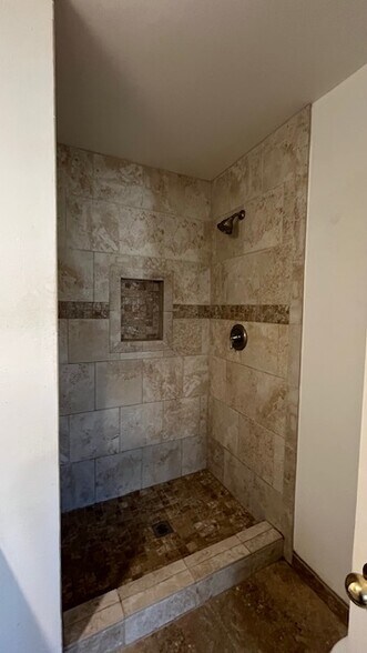 Building Photo - 608 E Matchwood Pl