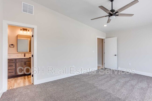 Building Photo - 8541 W 37th St N