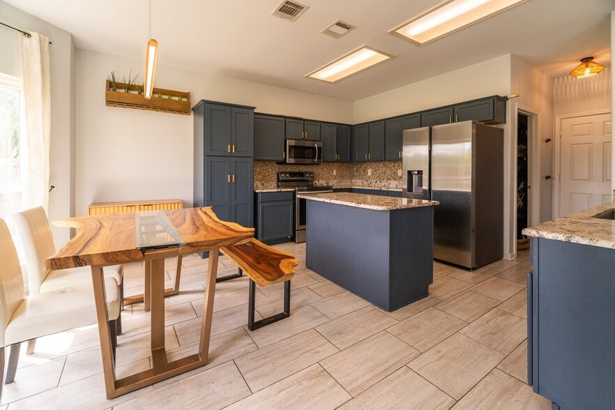 Building Photo - 3603 Blairstone