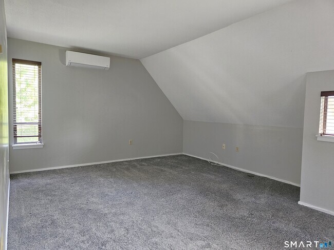 Building Photo - 83 Mallard Dr