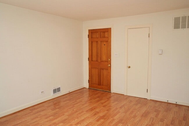 Building Photo - 101 Bollingwood Rd