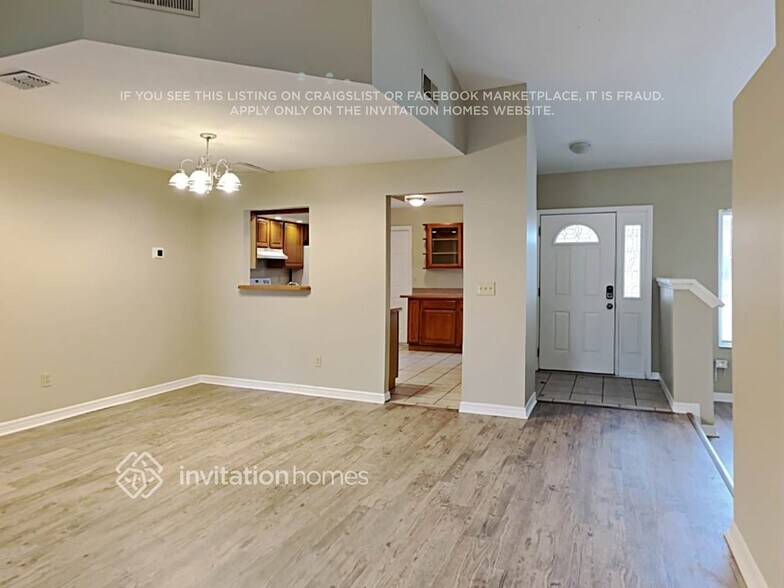 Building Photo - 2800 W Covington Dr