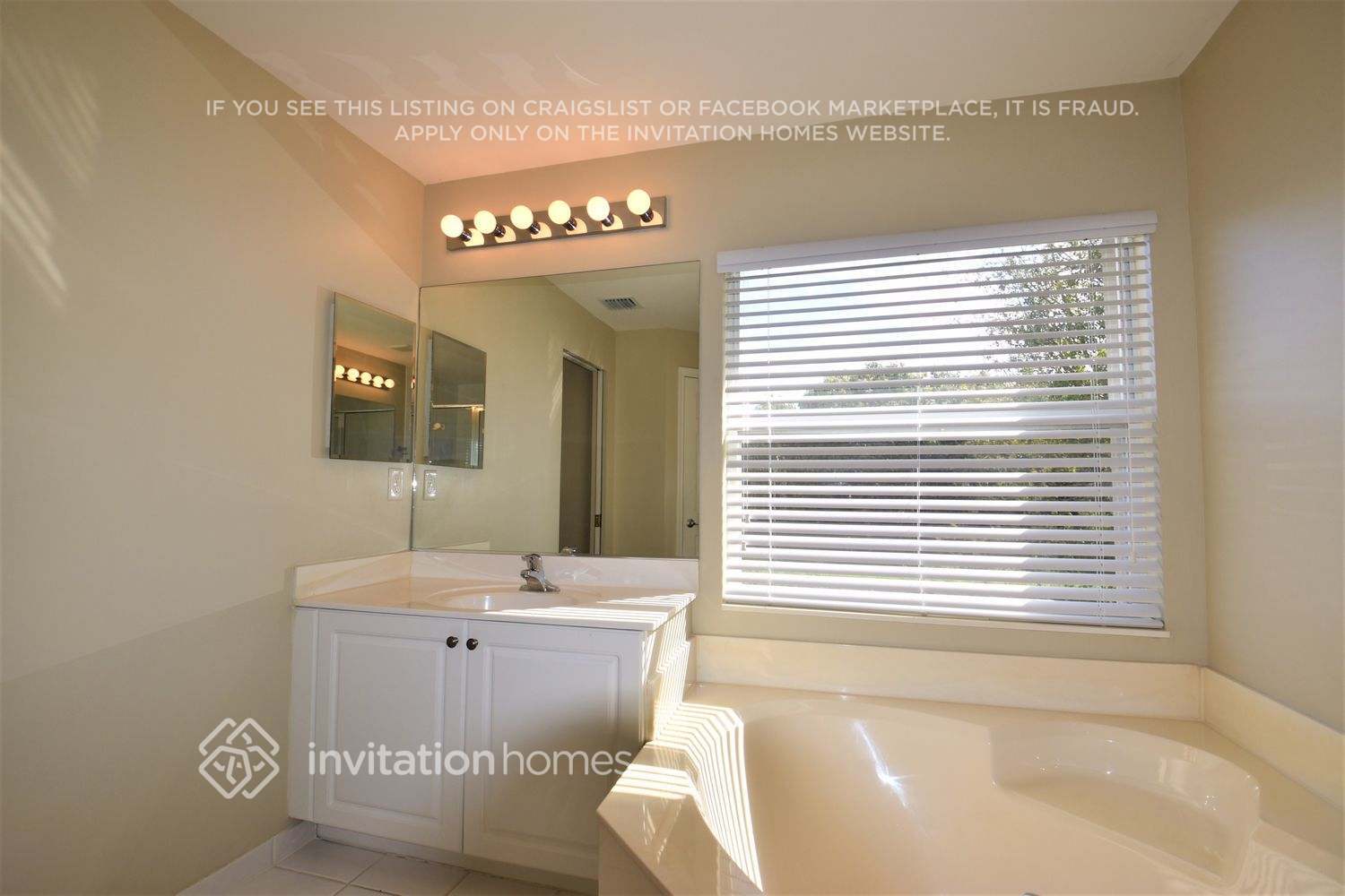 Building Photo - 7866 Jewelwood Dr