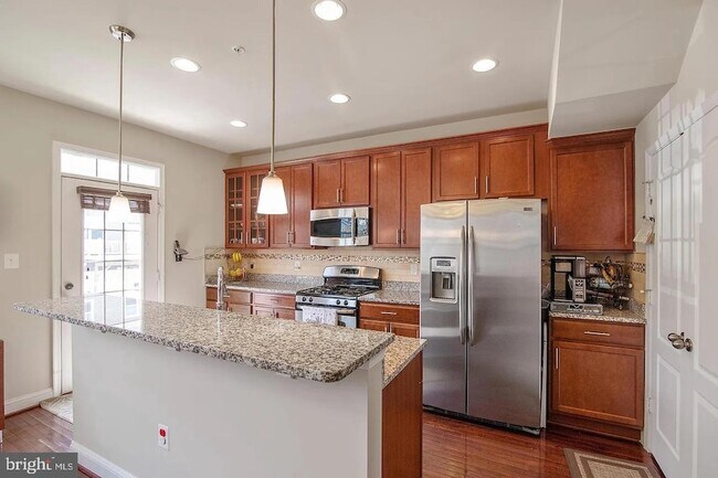 Building Photo - 11882 Country Squire Way