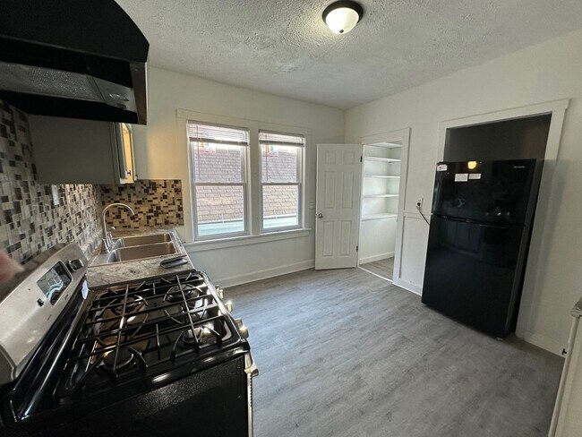 Building Photo - 3069 N 29th St