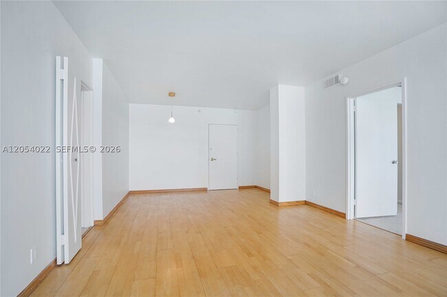 Building Photo - 5700 Collins Ave