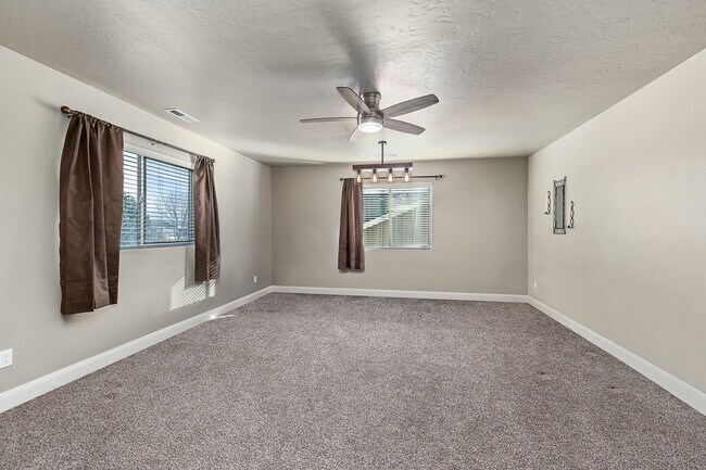 Building Photo - 5344 W Los Flores St