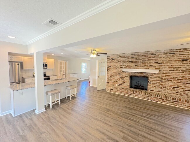 Building Photo - 9 Mistletoe Ct