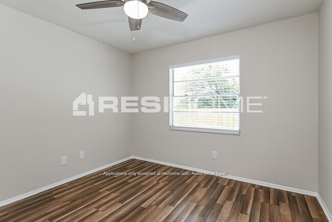 Building Photo - 3848 Beachman Dr