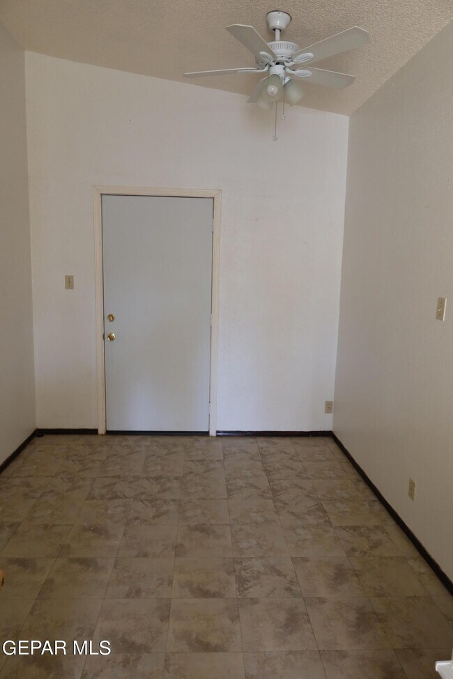 Building Photo - 10736 Obsidian St