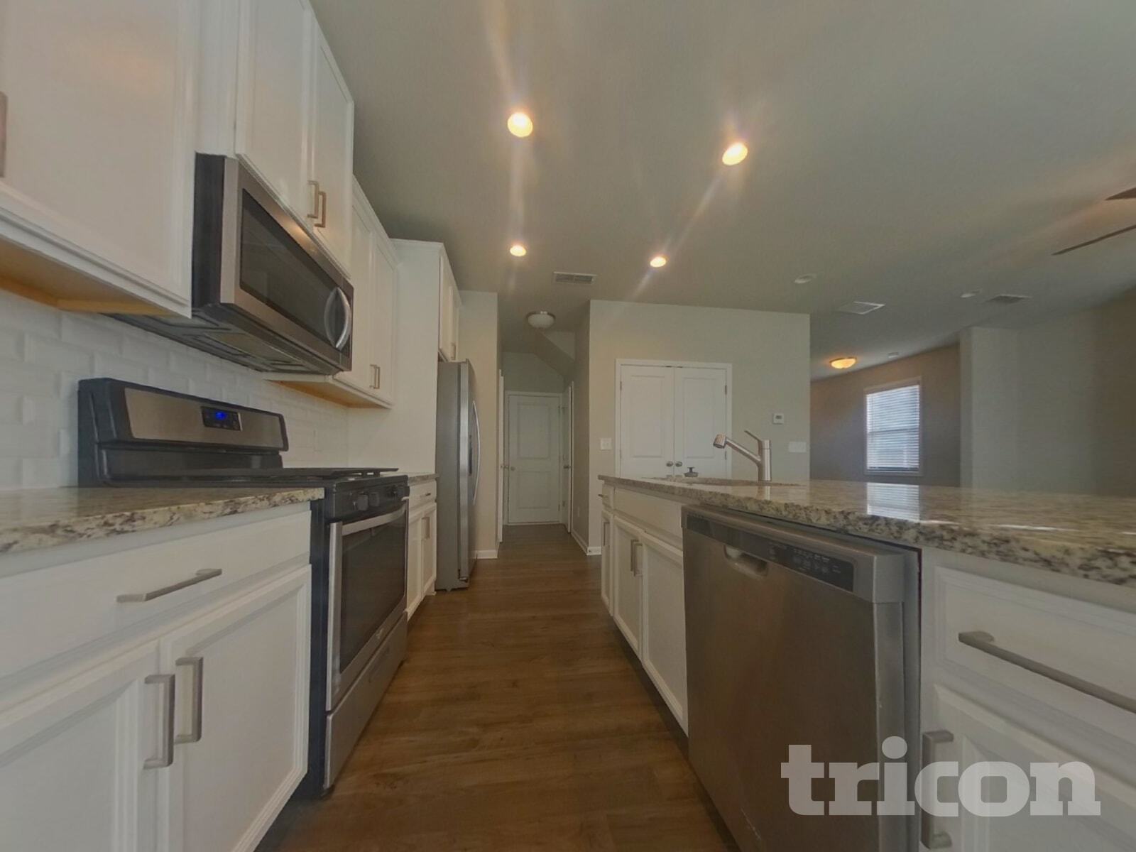 Building Photo - 2241 Westside Dr