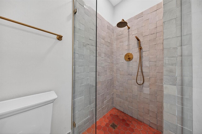 Building Photo - 1505 SE 11th St