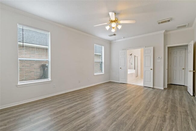 Building Photo - 1010 Sussex Trail