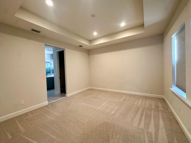 Building Photo - Centrally Located in Growing Area, Gated Community!