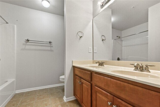 Building Photo - 2530 Callaway Ct