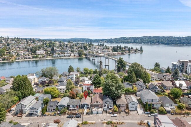 Building Photo - Updated Bremerton Home with Modern Touches