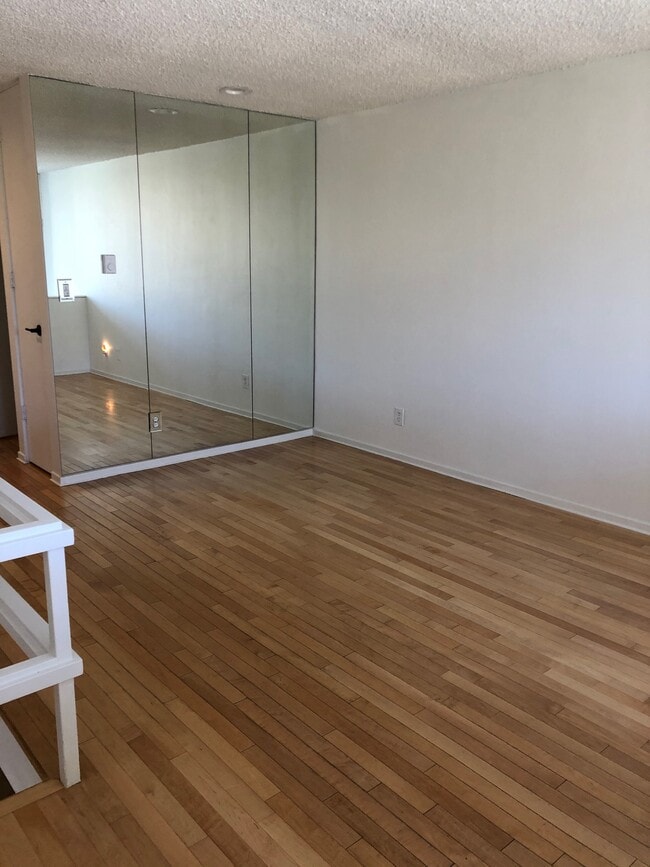 Building Photo - 12 Westwind St