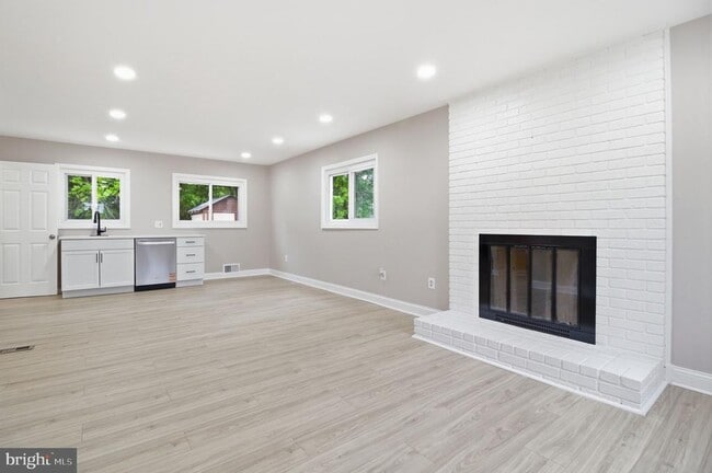 Building Photo - 13206 Staggs Ct