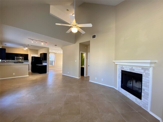 Building Photo - 4402 Everest Ln