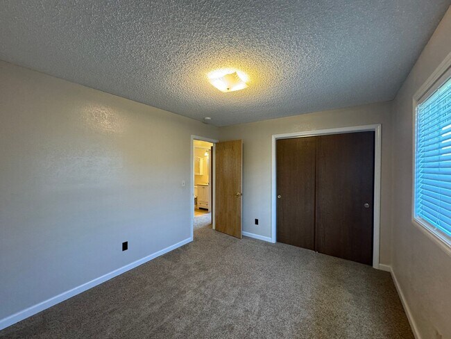 Building Photo - 918 P St