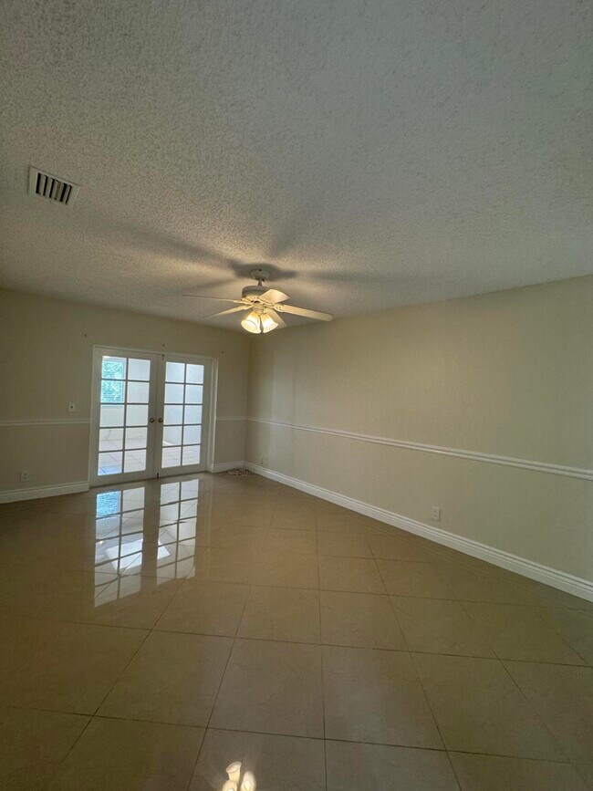 Building Photo - 20844 Concord Green Dr W