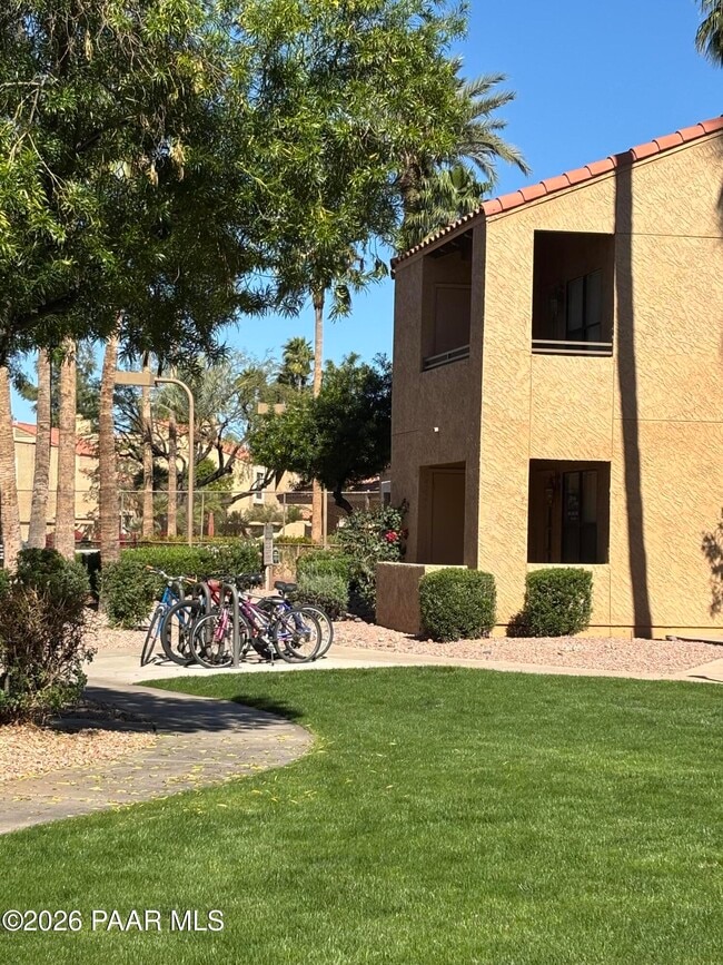 Building Photo - 8787 E Mountain View Rd