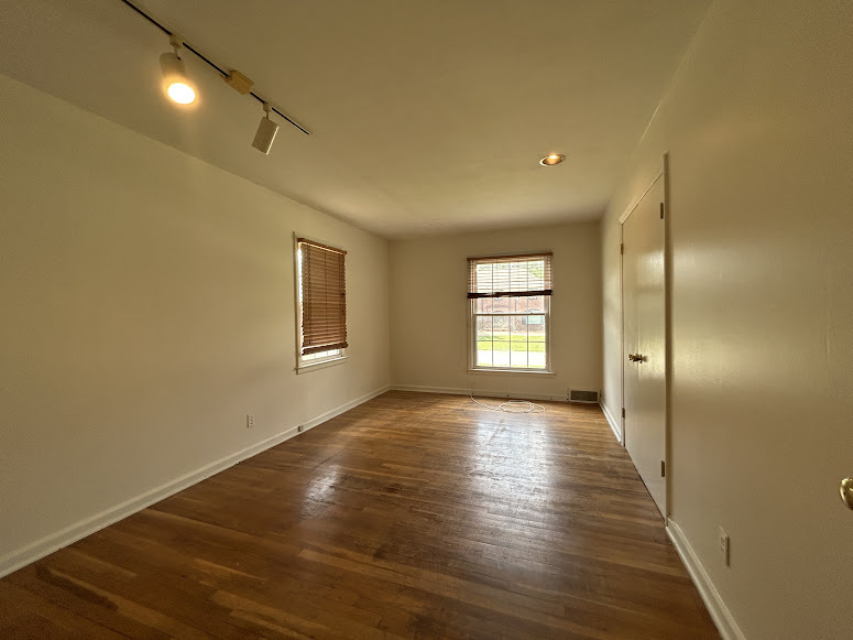Building Photo - 11719 Wyandotte St