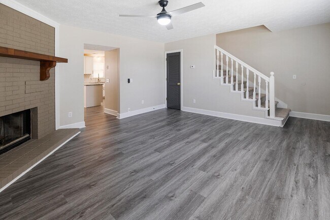 Building Photo - 4071 Hidden Hollow Dr