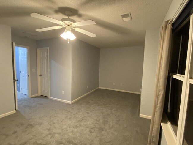 Building Photo - 2020 Madison Dr