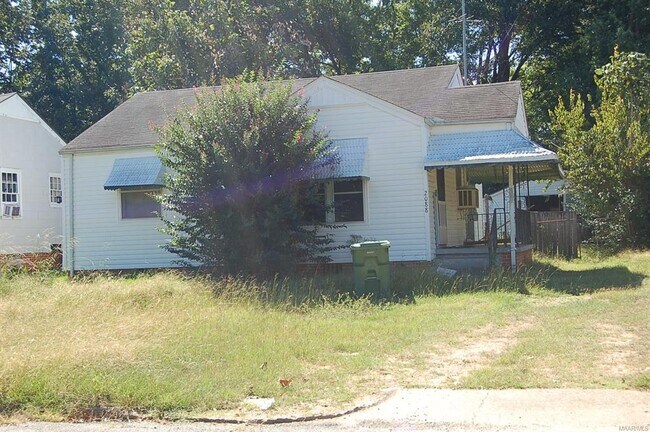 Building Photo - 2088 Midway St