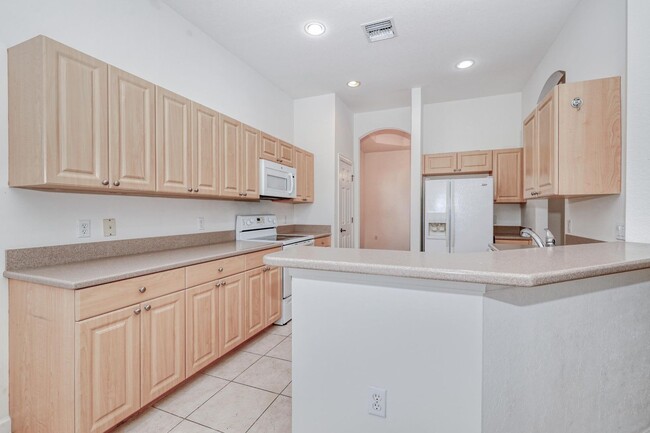 Building Photo - Emerson Square 4 Bedroom Home