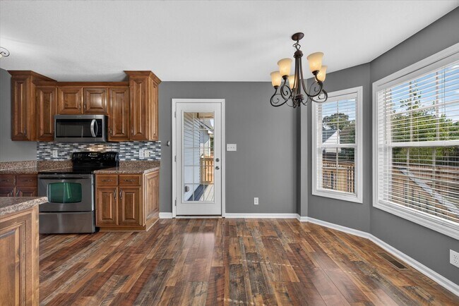 Building Photo - 3534 Southwood Dr