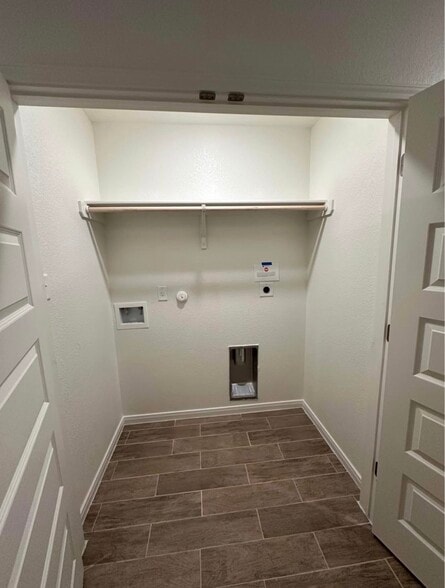 Building Photo - 901 Switchgrass Dr