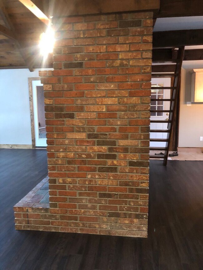 Building Photo - 350 Route 7 South, Unit 102