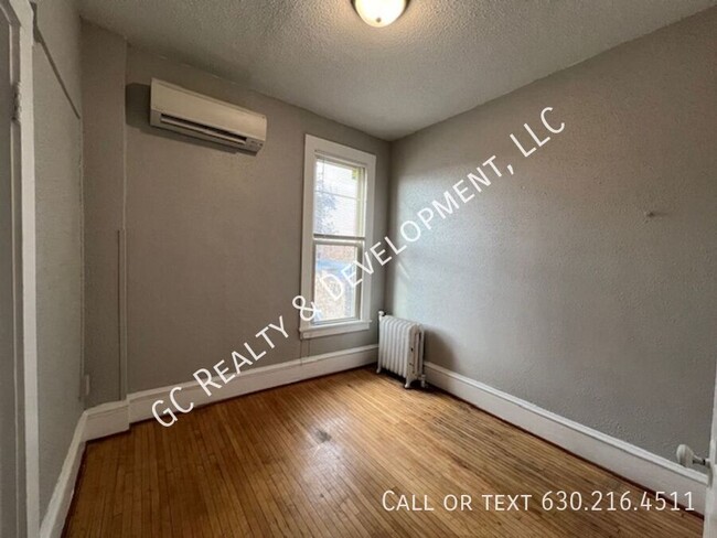 Building Photo - *** 2 BDRM / 1 BTH / HALF MONTH FREE / IN ...