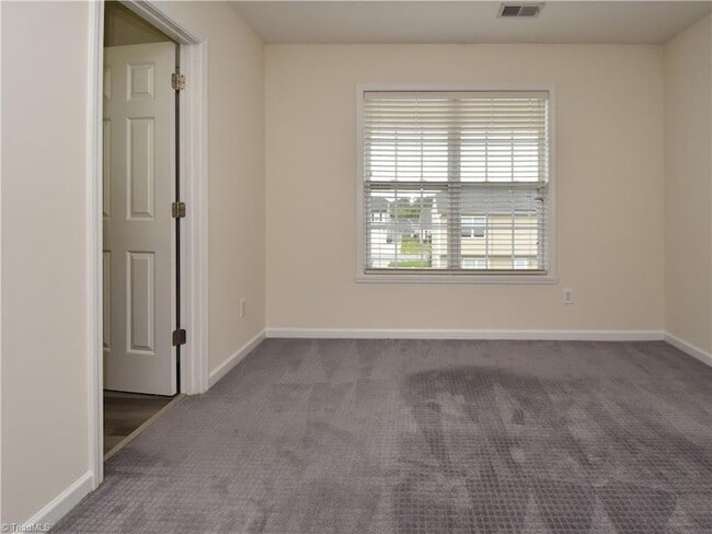 Building Photo - 3922 Village Park Ct
