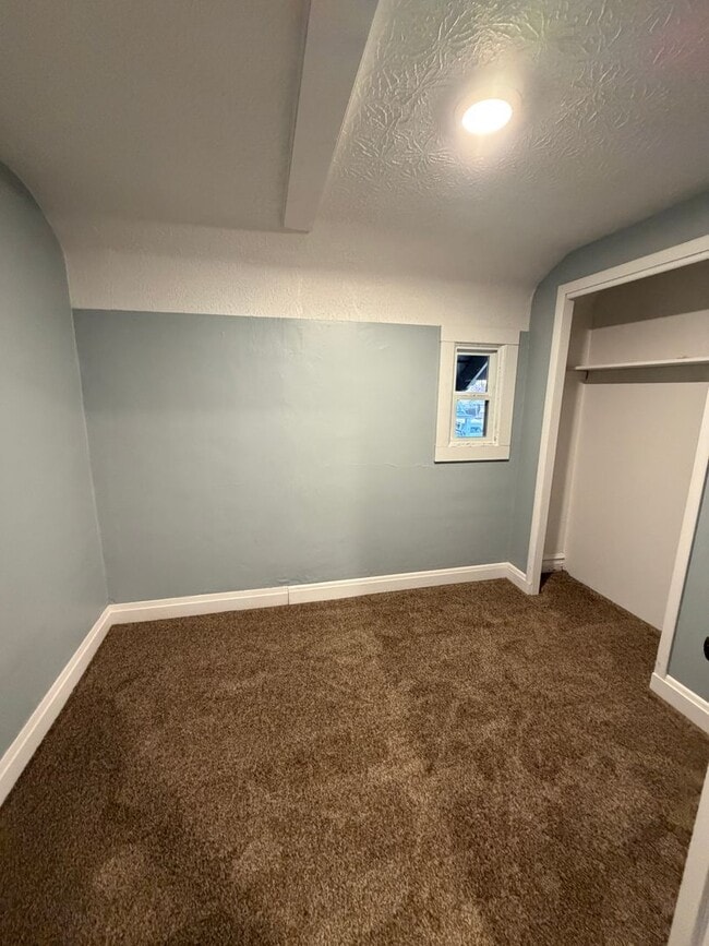 Building Photo - Spacious Akron Home – Lease to Purchase or Vouchers Only | Open House Feb 8