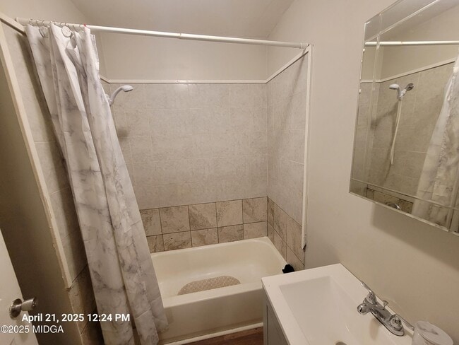 Building Photo - 2872 Antioch Rd