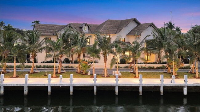 Building Photo - 400 Mola Ave