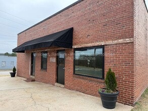 Building Photo - 141 Depot St