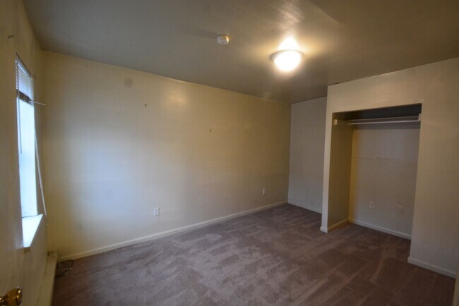 Building Photo - TAIT 112