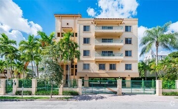 Building Photo - 222 Madeira Ave