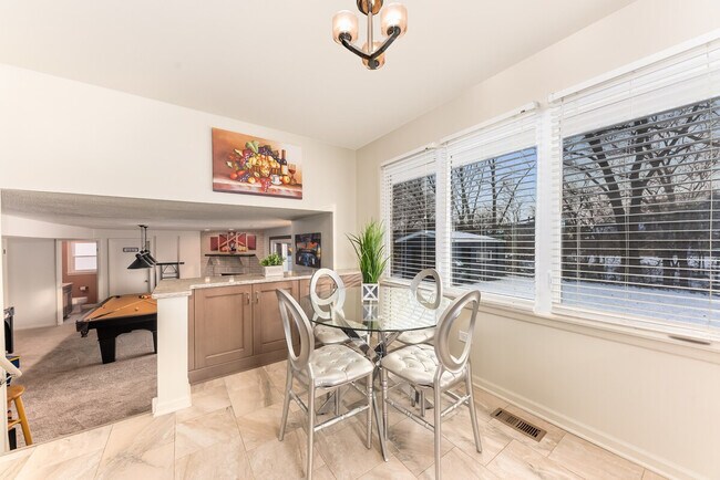 Building Photo - 8526 W 107th St