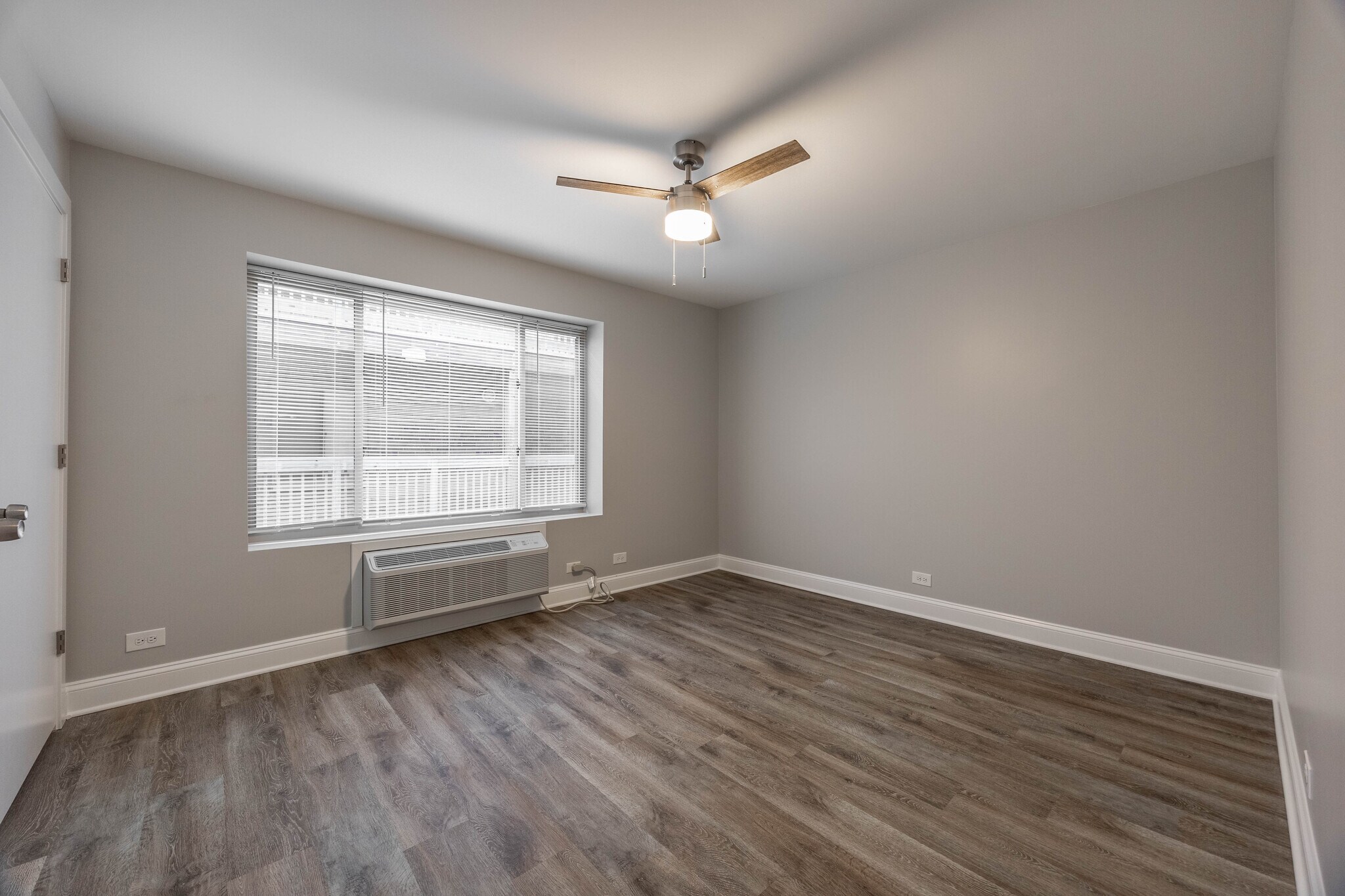 Building Photo - 745 W Gordon Ter