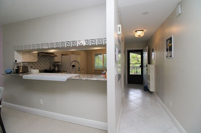 Building Photo - 5767 Deauville Cir
