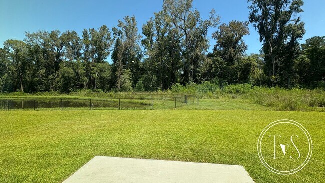 Building Photo - RATE DROP ALERT (was $2240/month) and SUMM...