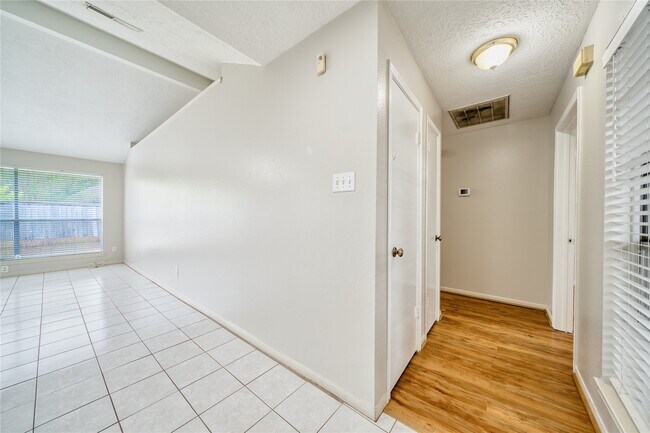Building Photo - 4439 Morris Dr