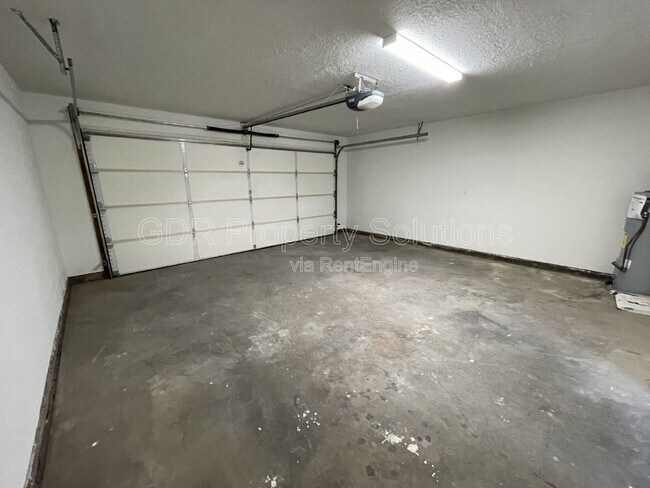 Building Photo - 520 Ortiz Dr NE